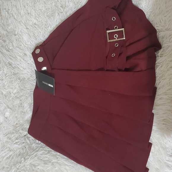 Fashion Nova Dresses & Skirts - Rocker girl burgundy skort
